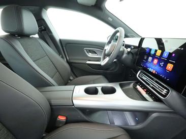 Mercedes CLA 180 — photo 17