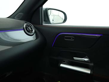 Mercedes GLA 200 — photo 16