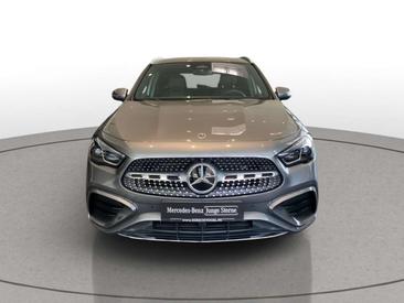 Mercedes GLA 180 AMG Line — photo 2