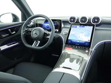 Mercedes GLC 220 — photo 10