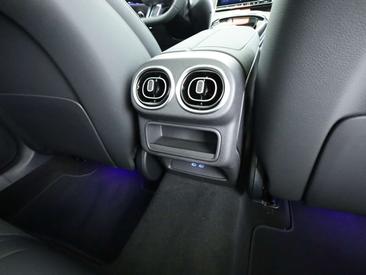 Mercedes GLC 300 — photo 24