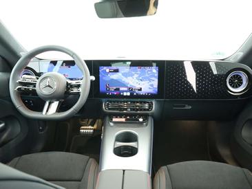 Mercedes CLA 200 — photo 19
