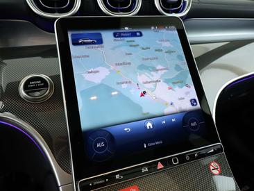 Mercedes GLC 220 — photo 13