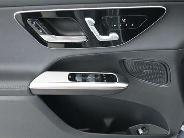 Mercedes GLC 220 — photo 20
