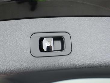 Mercedes GLC 300 — photo 26