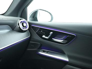 Mercedes GLC 220 — photo 16