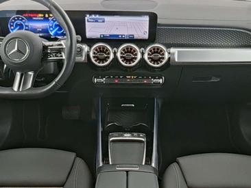 Mercedes EQB 250 Night Edition — photo 4