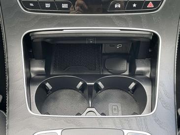 Mercedes Classe E 300 Night Edition — photo 31
