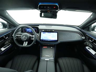 Mercedes Classe E 300 — photo 19