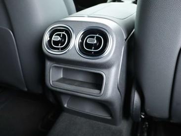 Mercedes GLC 220 — photo 23