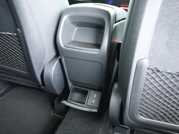 Mercedes GLB 220 — photo 23