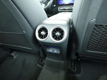 Mercedes CLA 180 — photo 24