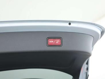 Mercedes GLC 220 — photo 24