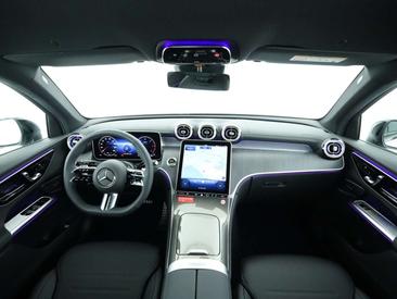 Mercedes GLC 220 — photo 19