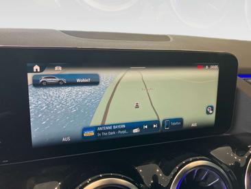 Mercedes GLA 180 AMG Line — photo 12