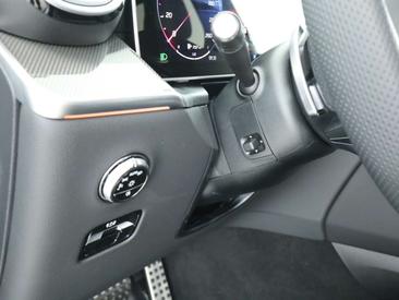 Mercedes GLC 220 — photo 28