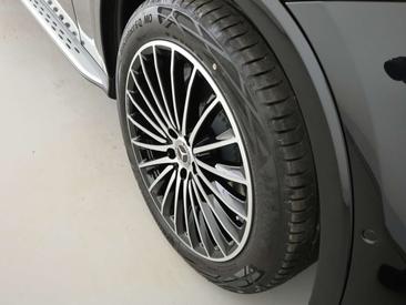 Mercedes GLC 220 — photo 22