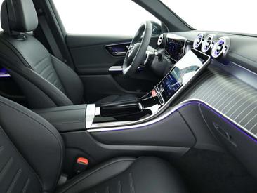 Mercedes GLC 300 — photo 17