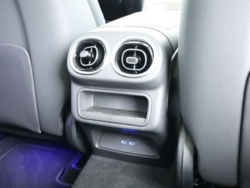 Mercedes GLC 220 — photo 24