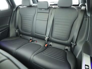 Mercedes GLC 300 — photo 18