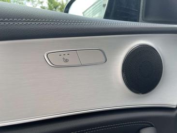 Mercedes Classe E 300 Night Edition — photo 43