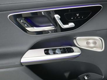 Mercedes GLC 300 — photo 20