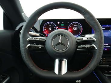 Mercedes CLA 200 — photo 11