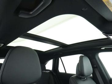 Mercedes GLC 300 — photo 21