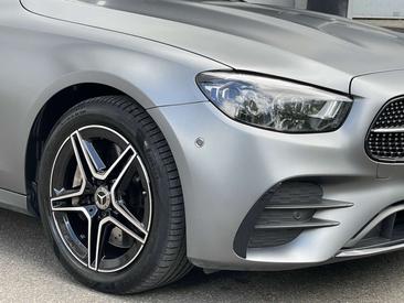 Mercedes Classe E 300 Night Edition — photo 48