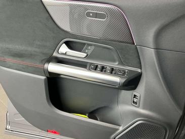 Mercedes GLA 180 AMG Line — photo 13
