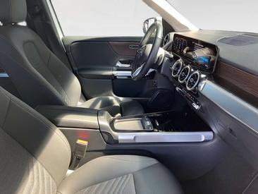 Mercedes GLB 180 — photo 9