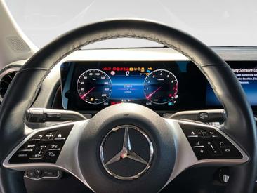 Mercedes GLB 180 — photo 11
