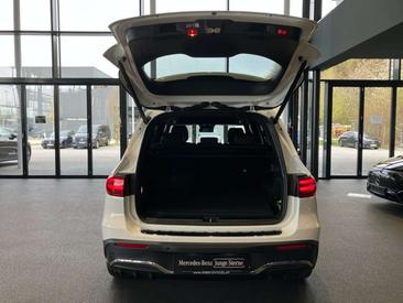 Mercedes EQB 300 AMG Line — photo 17