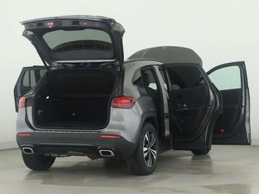 Mercedes GLA 180 — photo 9