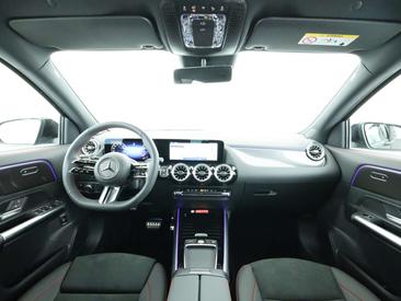 Mercedes GLA 200 — photo 19