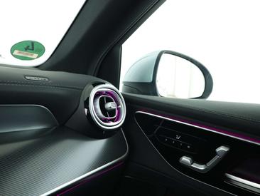 Mercedes GLC 220 — photo 16