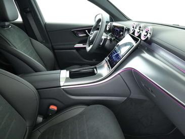 Mercedes GLC 220 — photo 17