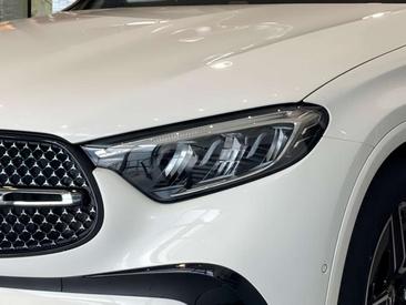 Mercedes GLC 200 AMG Line — photo 15