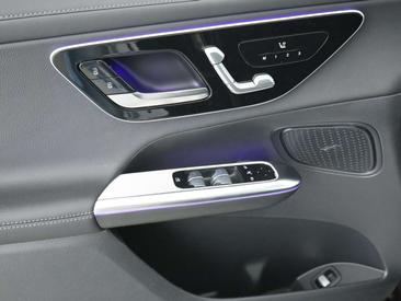 Mercedes GLC 220 — photo 20