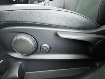 Mercedes GLA 200 — photo 29