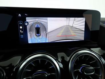 Mercedes GLA 200 — photo 30