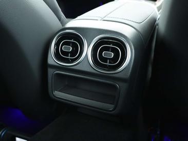 Mercedes CLE 200 — photo 23