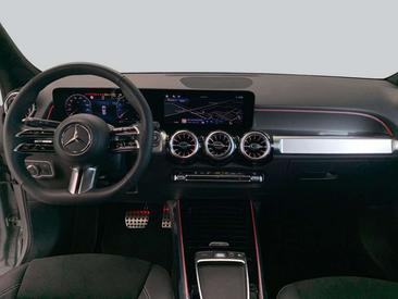 Mercedes GLB 200 — photo 11