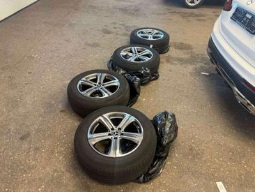 Mercedes GLC 300 — photo 15