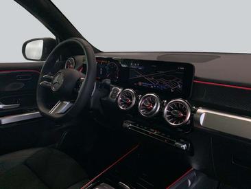 Mercedes GLB 200 — photo 13