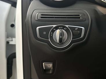 Mercedes GLC 220 — photo 24