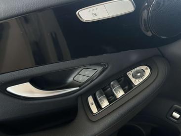 Mercedes GLC 220 — photo 25
