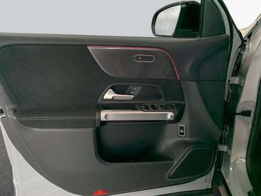 Mercedes GLB 200 — photo 17