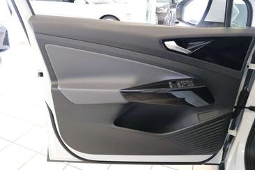 Volkswagen ID.4 Pro Performance — photo 11