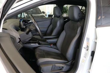 Volkswagen ID.4 Pro Performance — photo 12